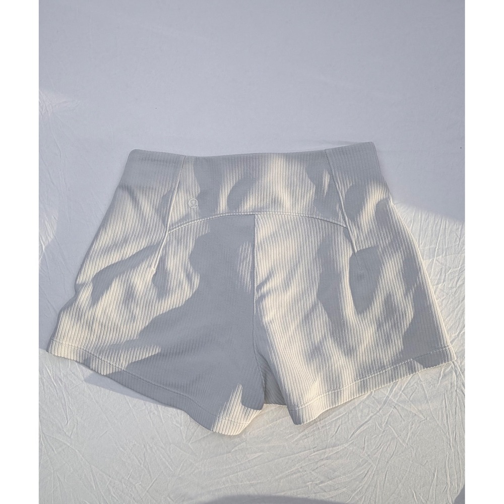 Lululemon Ribbed Softstreme High-Rise Short 2" Bone Size 4 - Picture 5 of 14
